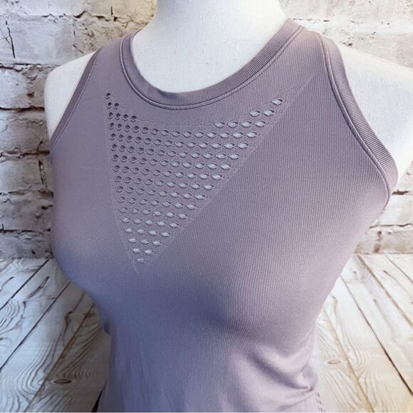 Victorias Secret Sport perforated tank top - Picture 3 of 5